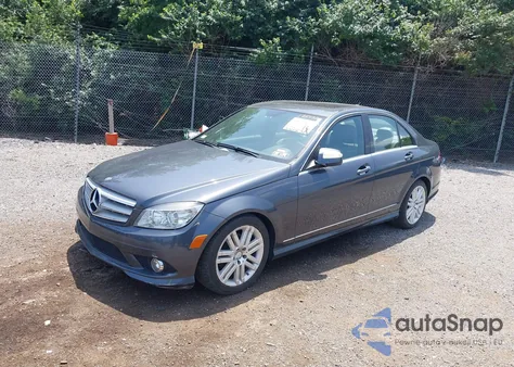 2008 Mercedes-Benz C 300 Luxury 4Matic/Sport 4Matic z USA, uszkodzony, nr VIN WDDGF81X58F175432